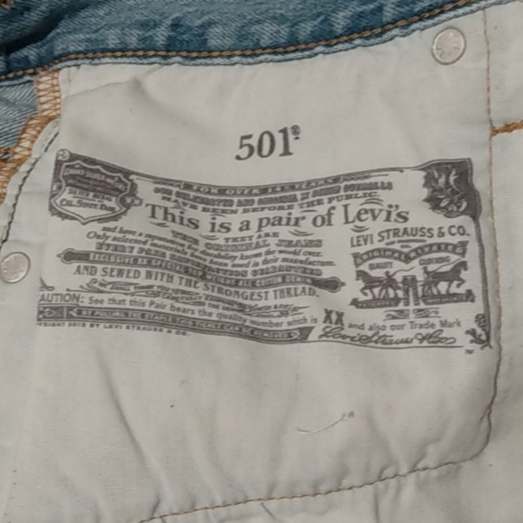 Levis 501 cut off jean shorts - Picture 11 of 15